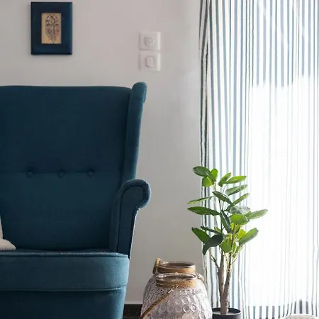 Retropolitan Living Apartment *