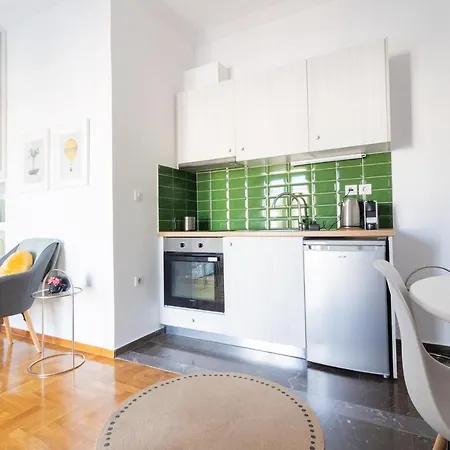 Retropolitan Living * Patras