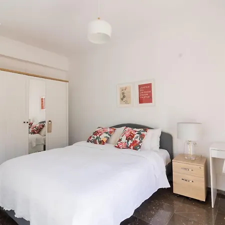 Retropolitan Living Apartment *