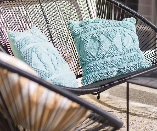 Retropolitan Living Apartment *