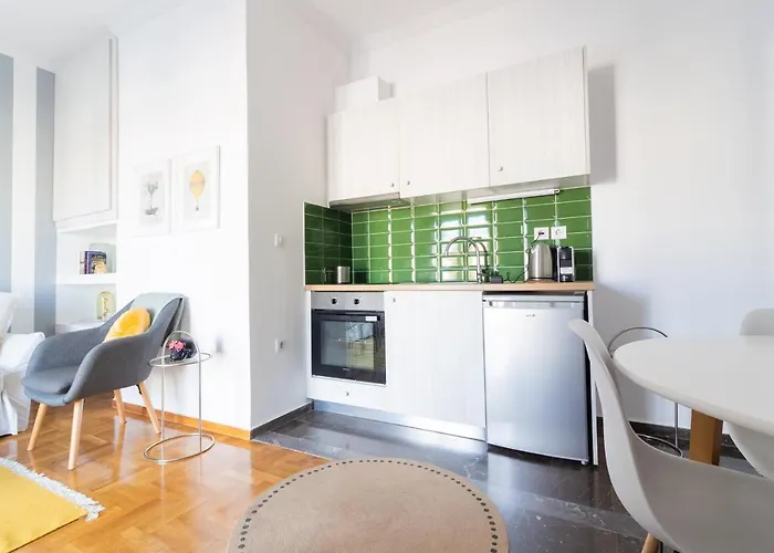 Retropolitan Living * Patras